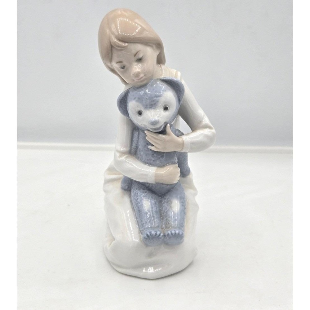 Lladro NAO Girl‎ Hugging Teddy Bear Porcelain Figurine Spain Glossy Excellent